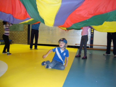 onder de parachute met gym