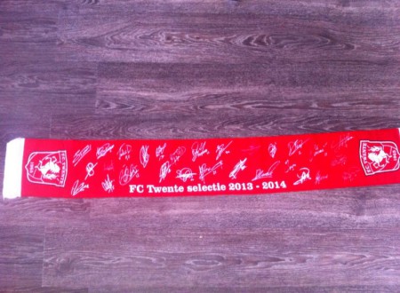 Sjaal FC Twente handtekening selectie 2013-2014 (auction closed)